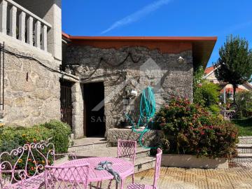 Anexo a vivienda (salón-comedor)