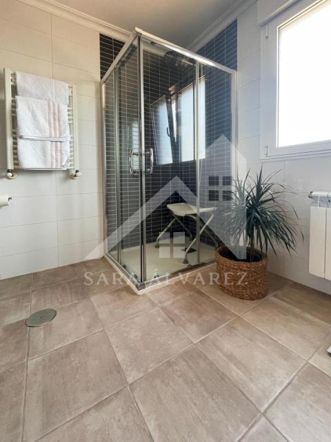 BAÑO (PRIMERA PLANTA)