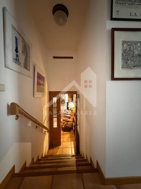 Acceso a habitaciones planta alta