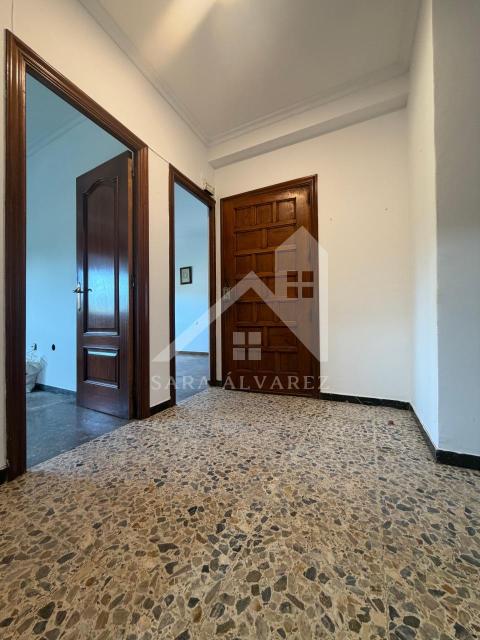 Hall (Planta alta)