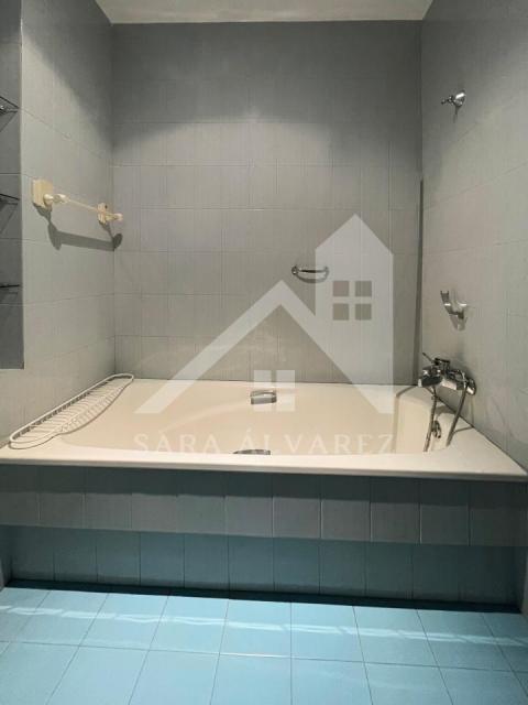 DETALLE BAÑERA CUARTO DE BAÑO HABITACIÓN SUITE