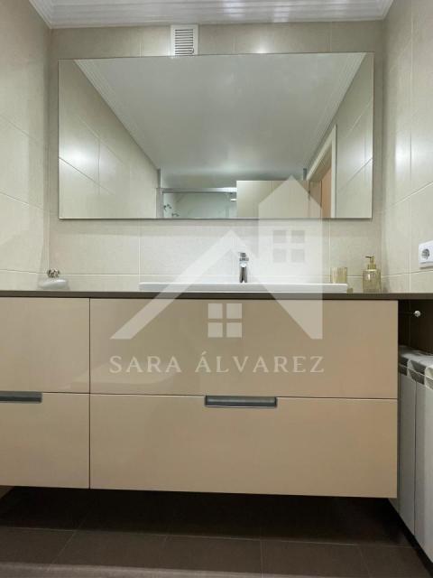 DETALLE CUARTO DE BAÑO HABITACIÓN EN SUITE