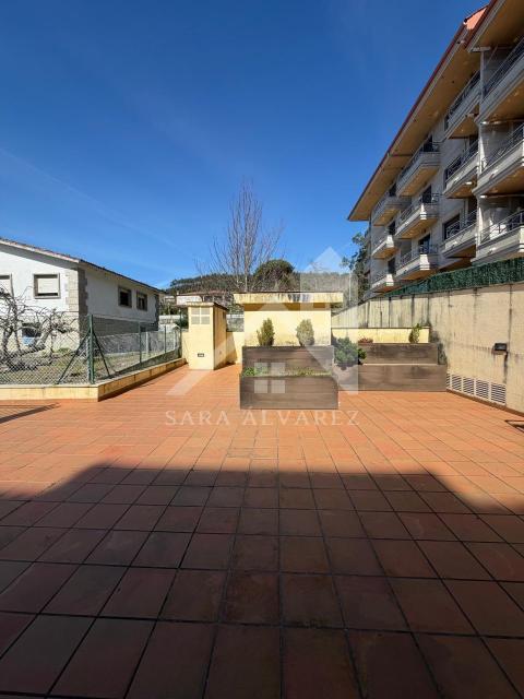 ZONA DE LA PISCINA DE LA URBANIZACIÓN