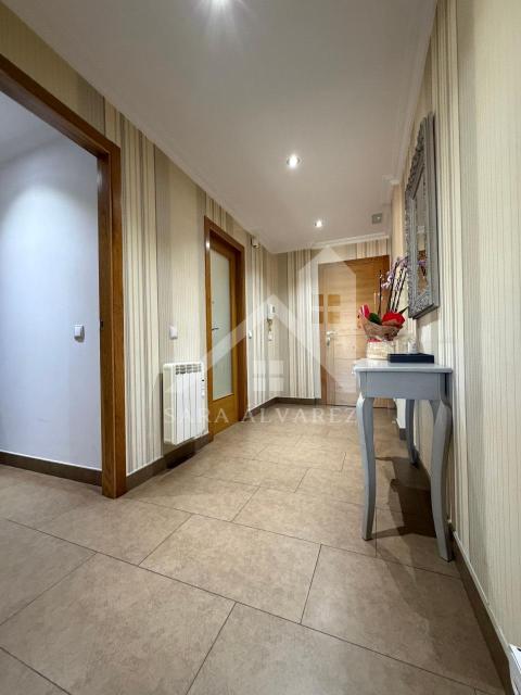 HALL DE ENTRADA Y ENTRADA ZONA DE NOCHE