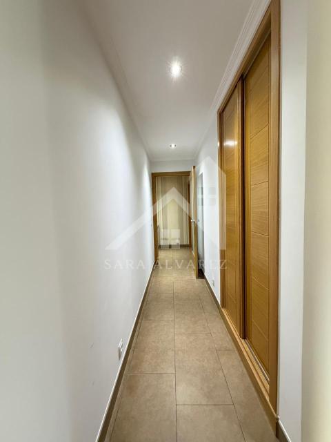 DISTRIBUIDOR CON ARMARIO A ZONA DE NOCHE