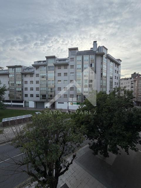 SE VENDE PISO DE DOS HABITACIONES CON TERRAZA EN LA ZONA DEL COLEGIO SAGRADO CORAZÓN CON 1 PLAZA DE GARAJE AMPLIA Y DOS TRASTEROS
