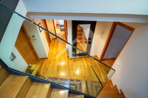 Escaleras entre plantas